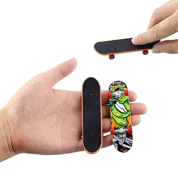 1pc Mini Fingerboards Pirštų Riedlentė Matinis Paviršius Atsitiktinės Spalvos Mini Finger Skate Vaikų Žaislas Spalva Atsitiktinis