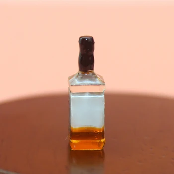 1Pcs 1/12 Miniatiūriniai Lėlių Priedai Mini Dervos Viskio Butelį Vyno taurė Modeliavimas Goblet Modelis Žaislai Doll House Dekoro
