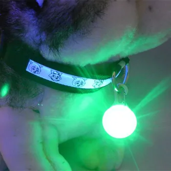 1Pcs Mini Pet Saugos paketų prižiūrėtojų raktinę Naktį Šviesos Pakabukas Šuniukas Šuo LED Mirksi Antkaklio Pakabuką .