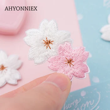 AHYONNIEX White Cherry Blossom Gėlių Siuvinėjimas Pleistrai Mergaitėms Bag Jeans Geležies Lopai Drabužius, Mažos Klijų Lipdukas