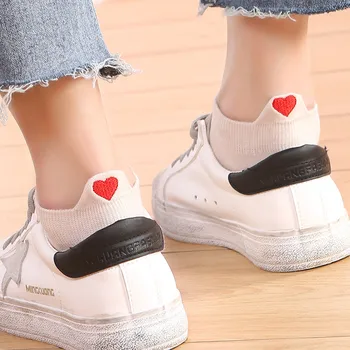 Korėjos Kawaii Siuvinėta Raudonos Širdies Išraiška Laimingas kojinės moterims medvilnės kojinės Mielas Kolegijos Trumpas Juokingas Kojines Kvėpuojantis sokken