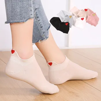 Korėjos Kawaii Siuvinėta Raudonos Širdies Išraiška Laimingas kojinės moterims medvilnės kojinės Mielas Kolegijos Trumpas Juokingas Kojines Kvėpuojantis sokken