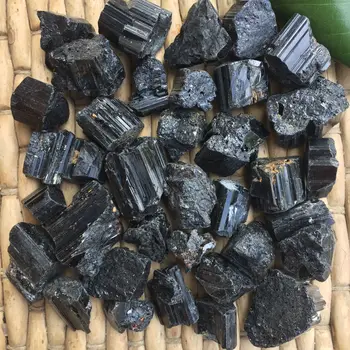 Natūralus Juodas Turmalinas Grubus Kristalų Ramstis Skaldą Brangakmenio Kolekcionuojamų Grubus Roko Mineralinių Pavyzdys Gydymo Akmuo Namuose