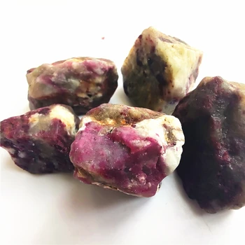 Natūralus Rožinis Turmalinas Mineralinių Kristalų Asociacijos Šiurkštus Akmens Pavyzdys Crystal Rock Akmenys Retas Originalus Mineralinių Dovanų Dėžutėje